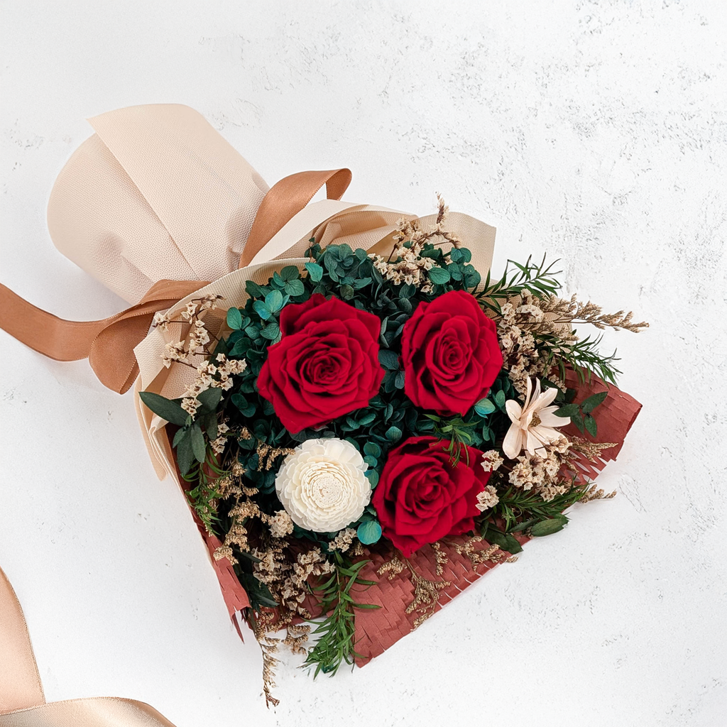 Bouquet Premium en boîte - EVERGIVE – A Lasting Gesture – Crimson Charm