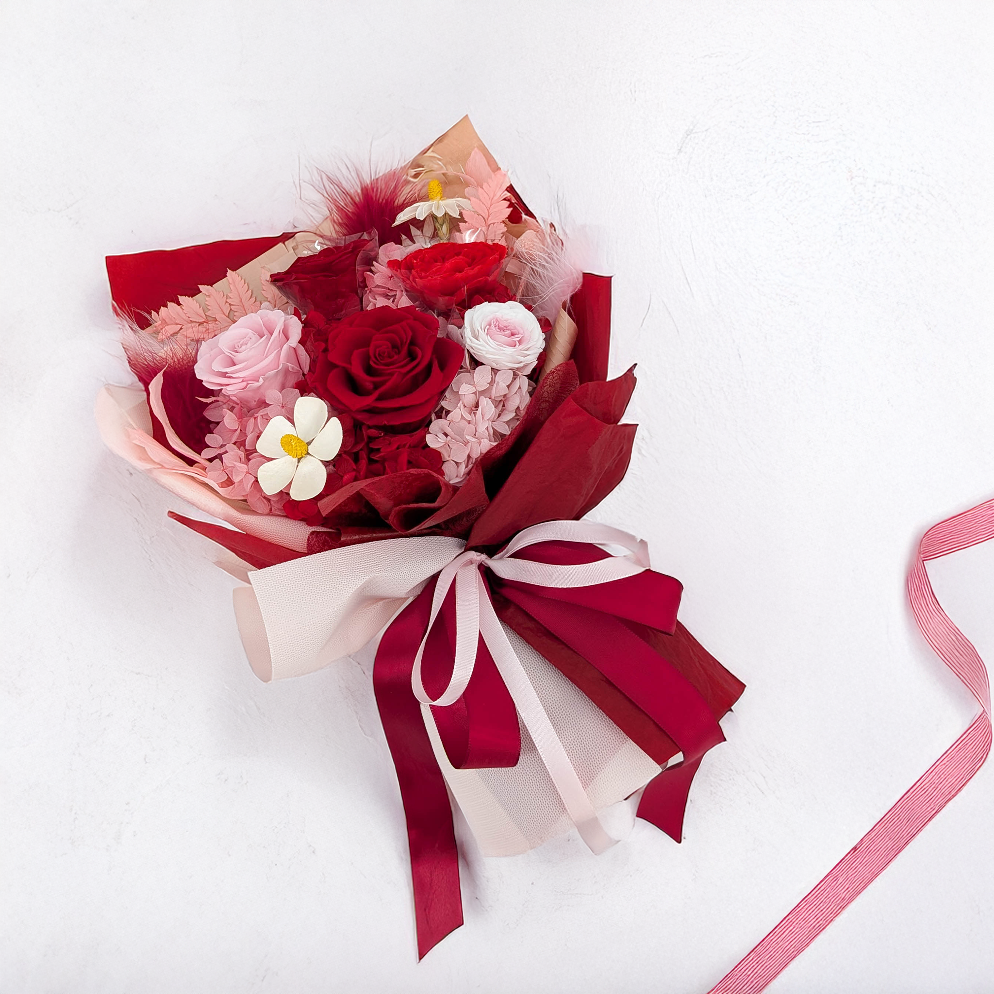 Bouquet Premium en boîte - EVERGIVE – A Lasting Gesture – Red Desire