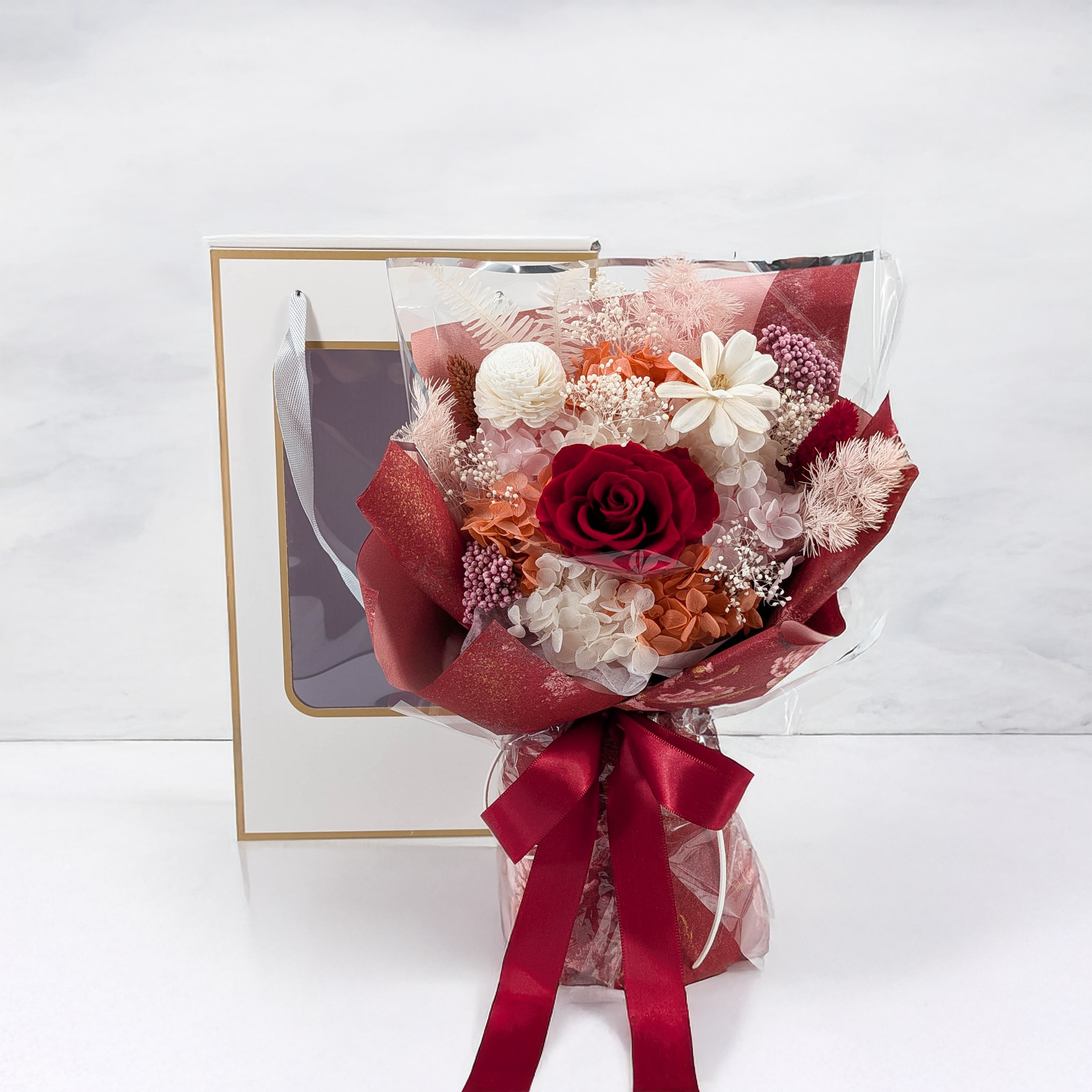 Bouquet Premium en boîte – EVERGIVE – A Lasting Gesture – Red Blush