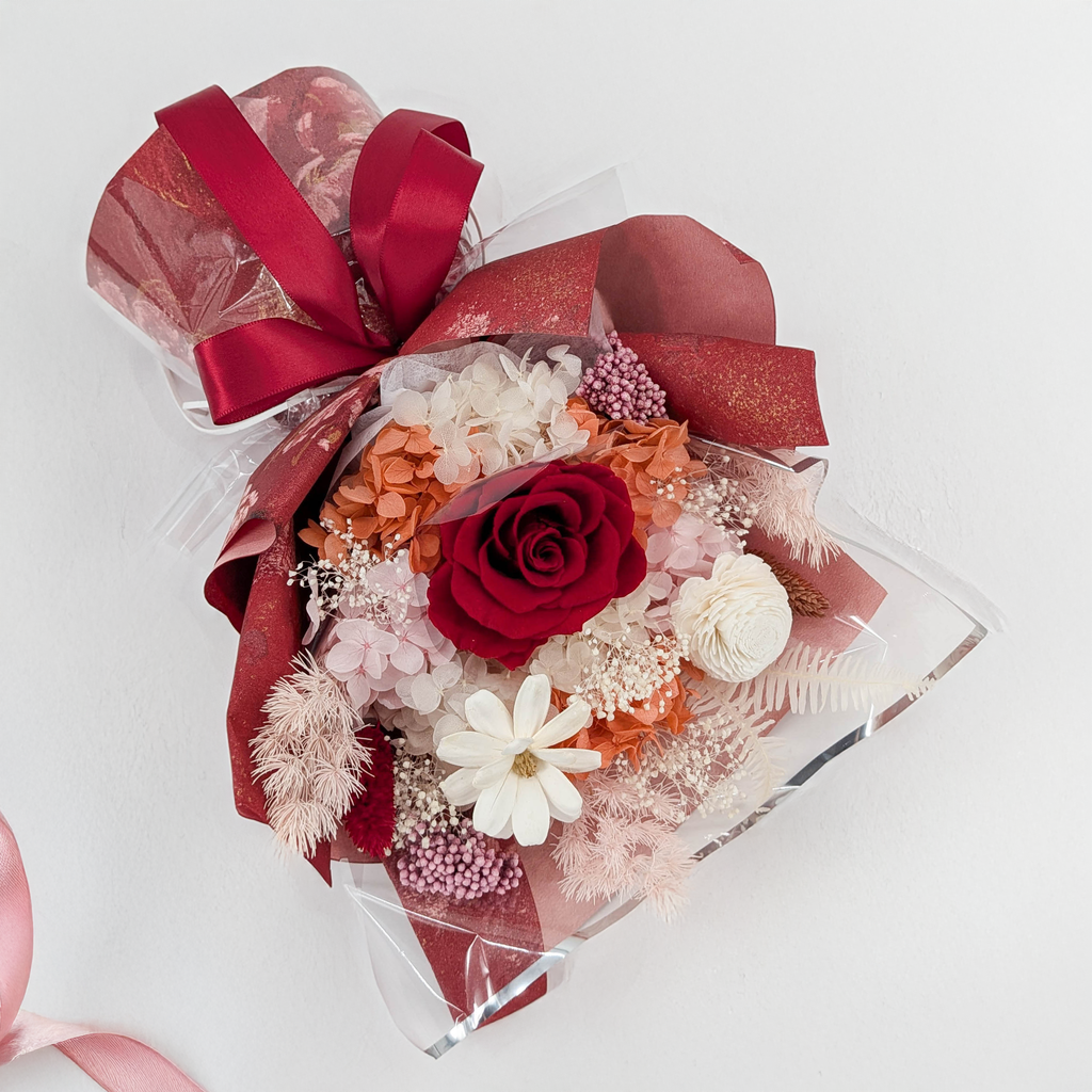 Bouquet Premium en boîte – EVERGIVE – A Lasting Gesture – Red Blush