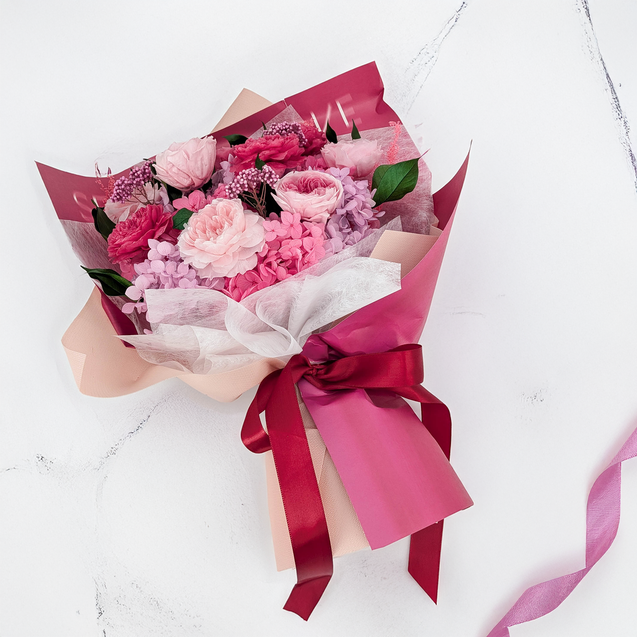 Bouquet Premium en boîte – EVERGIVE – A Lasting Gesture – Rosé Royal