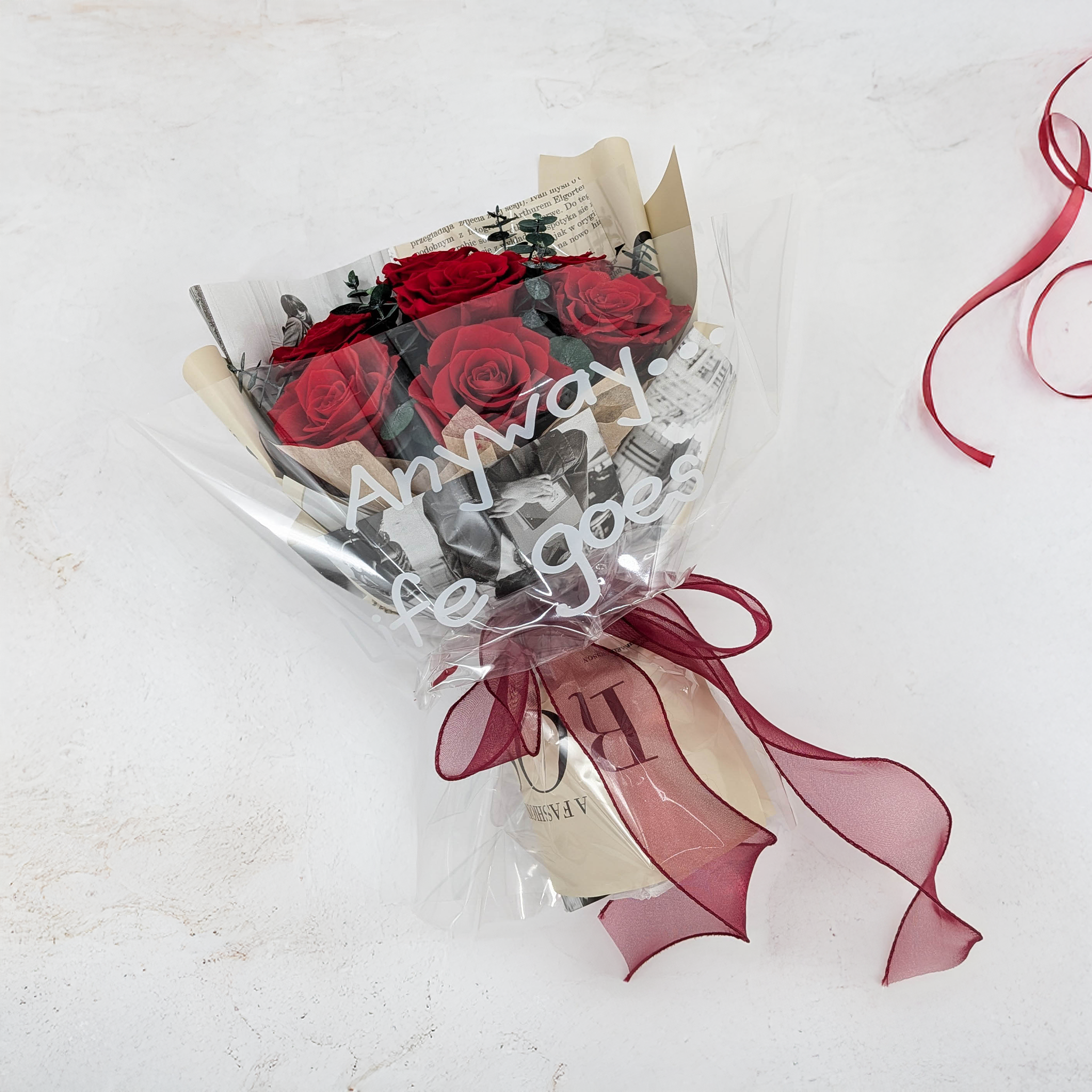 Bouquet Premium en boîte - EVERGIVE – A Lasting Gesture – Ruby Timeless