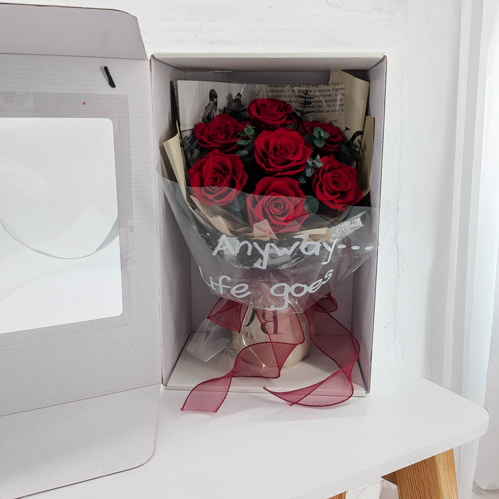 Bouquet Premium en boîte - EVERGIVE – A Lasting Gesture – Ruby Timeless